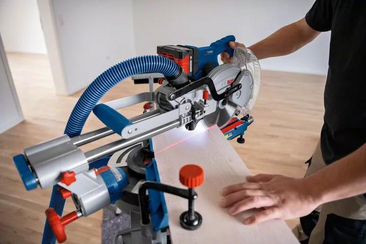 Produktbild Bosch Professional Akku-Kapp- und Gehrungssäge BITURBO GCM 18V-216 D