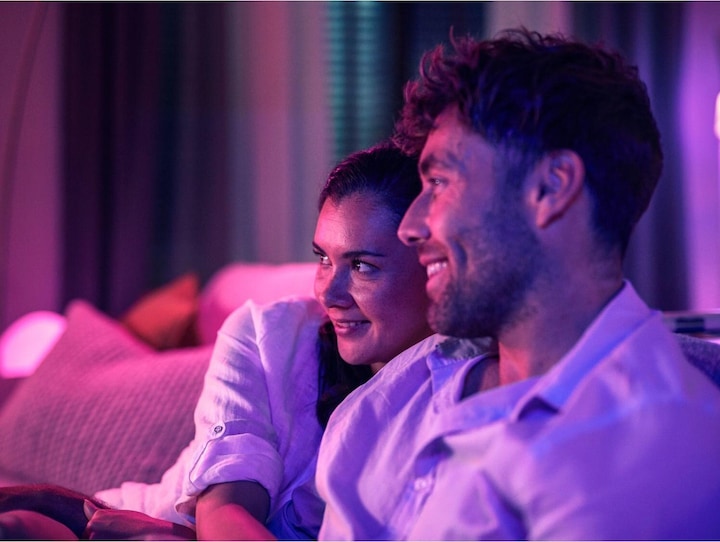Produktbild Philips Hue Play Gradient Lightstrip 75" (RGBW, 304 cm, Indoor)