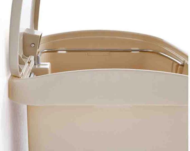 Produktbild Rubbermaid Tretabfallsammler fahrbar (90 l)