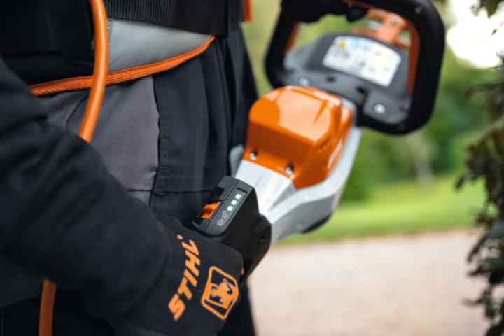 Productafbeelding Stihl Accu heggenschaar HSA 130 R Snijlengte 75 cm (Oplaadbare batterij)