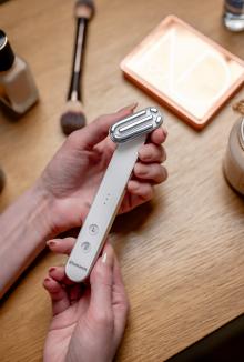 Actual product image Humanas Sonic facelift massager with EMS function Aurora - white