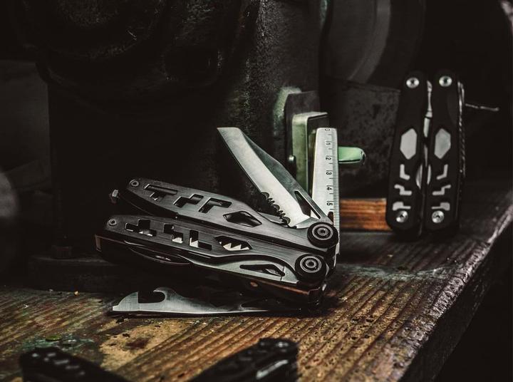 Actual product image Böker Specialist II (12 Functions)