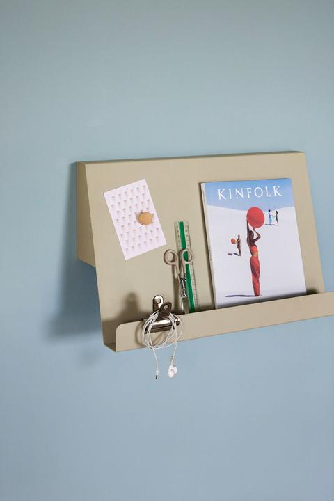 Actual product image Hübsch Slope Wall Magazine Holder Sand (18 x 18 x 34 cm)