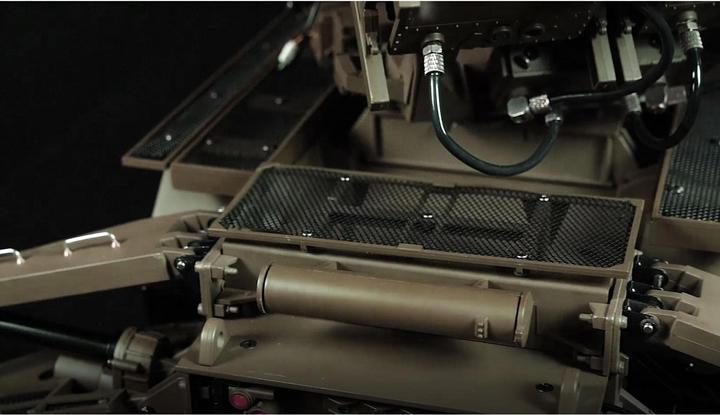 Produktbild Amewi Sattelauflieger US M747 Raketenwerfer, Grün 1:12, Bausatz