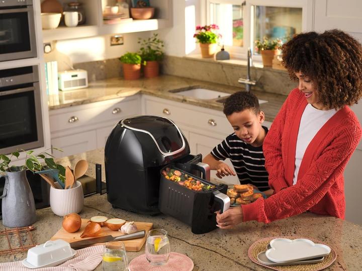 Produktbild Russell Hobbs Luftfritteuse mit zwei getrennten Körben, 8 Programmen, Touchscreen und Spülmaschinenfest