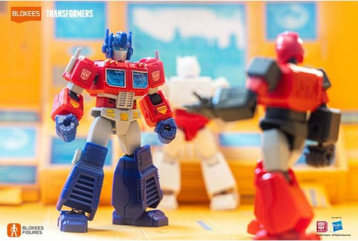 Actual product image Blokees Transformers Plastic Model Kit Galaxy Version 01 Roll Out Range (9)