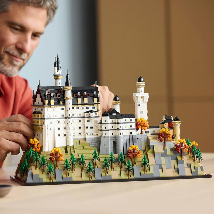 Produktbild LEGO Schloss Neuschwanstein (21063, LEGO Architecture)