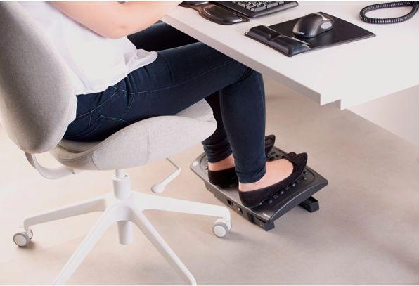 Actual product image Fellowes Footrest with temperature control (41.5 x 24.5 x 15 cm)