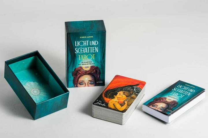 Actual product image Light and Shadow Tarot (German)