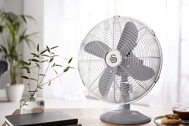 Actual product image Swan Retro SFA12620GRN Ventilator Grey