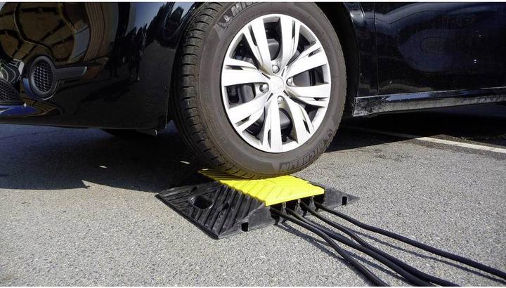 Produktbild Viso Kabelbrücke CP402 (L x B x H) 500 x 400 x 70 mm Schwarz, Gelb Inhalt: 1 St. (Kabelbrücke, 50 cm)