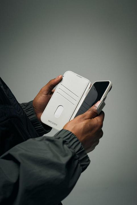 Produktbild Decoded Leather Detachable Wallet Apple iPhone Air Solid Clay (Apple iPhone Air)