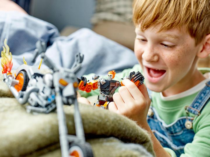 Produktbild LEGO Ghost Rider mit Mech & Bike (76245, LEGO Marvel)