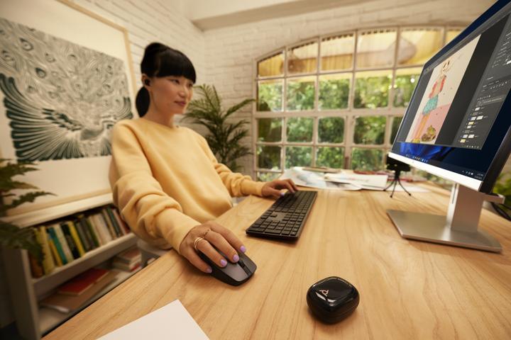 Image du produit HP 715 (Filaire, Sans fil)