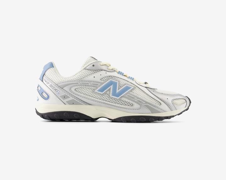 Image du produit New Balance 204L Silver Metallic Sky (42)