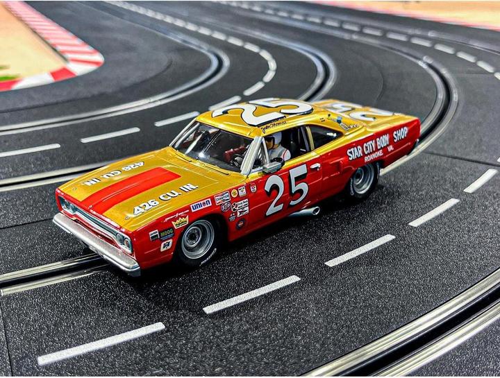 Produktbild Carrera Plymouth Roadrunner, No.25
