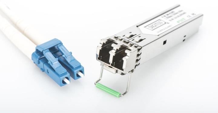 Productafbeelding Digitus SFP Module voor Gigabit Switch singlemode vezel 1xLC 1550nm Duplex mini GBIC SFP Module...