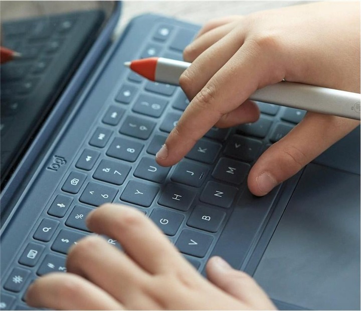 Actual product image Logitech Rugged Combo 4 (FR, iPad 2022 (10th Gen))