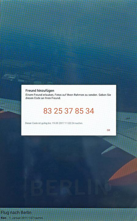 Actual product image Somikon Wi-Fi picture frame with touchscreen & worldwide image uploading (10.10", 1280 x 800 pixels)