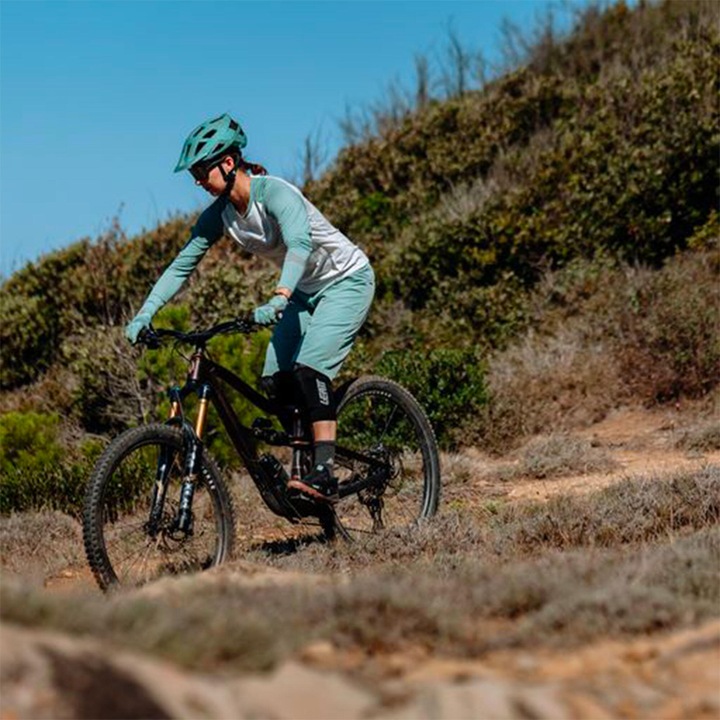 Actual product image Leatt Women's MTB All-MTN 3.0 (M)