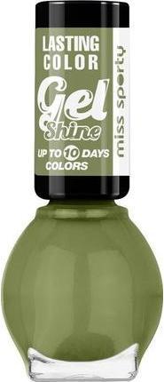 560 Passeggiata in un parco verde