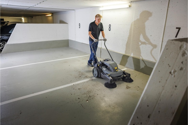 Actual product image Kärcher Sweeper KM 70/30 C BP with 2 side brushes