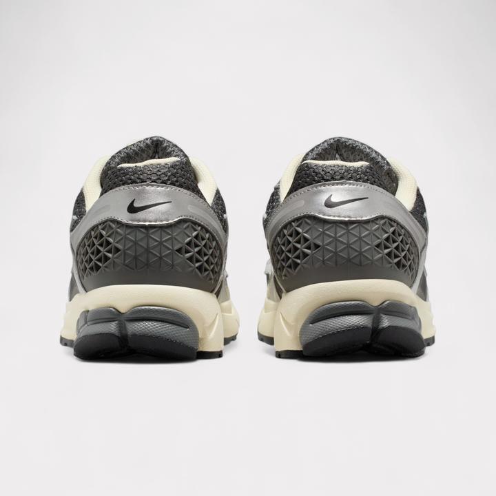 Image du produit Nike Zoom Vomero 5 (40)