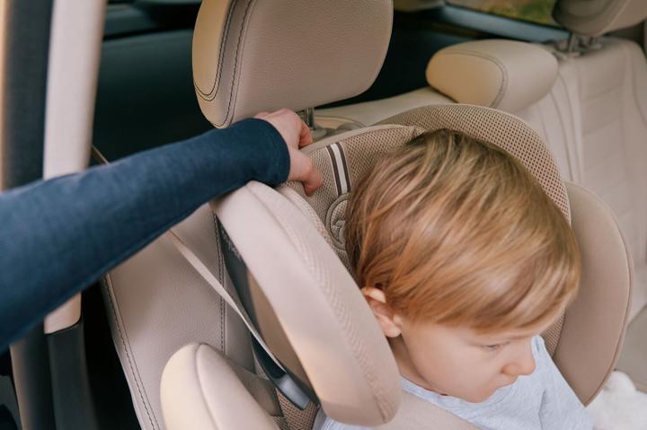 Actual product image Cybex PALLAS G3 I-SIZE PLUS Almond Beige | beige (Child seat, ECE R129/i-Size Standard)