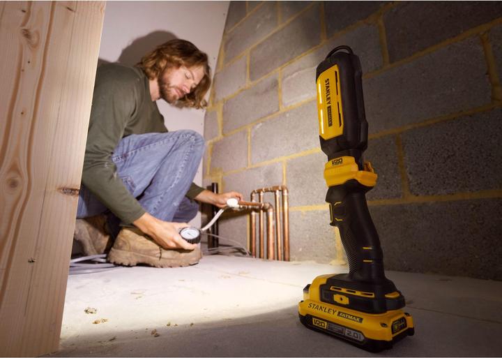 Actual product image Stanley V20 / 18Li Pivot without battery (700 lm)