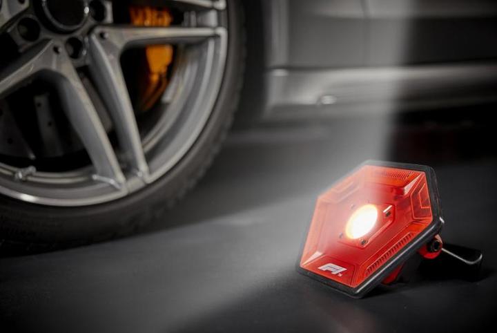 Actual product image Formula 1 WL900 (3000 lm)