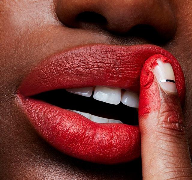 Produktbild MAC Cosmetics Lipstick (702 Dangerous)