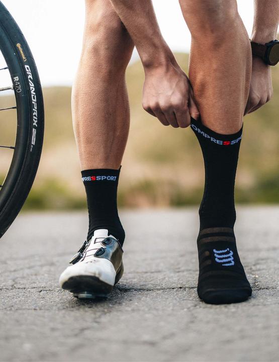 Produktbild Compressport Pro Racing Socks v4.0 Ultralight Bike (42 - 44)