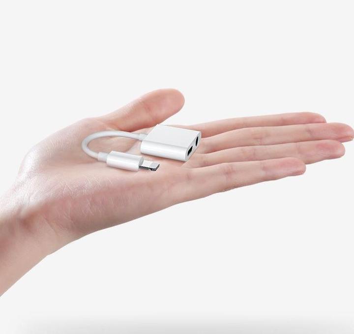 Produktbild Joyroom Apple 3.5mm Audio Power Converter And Lightning Port (3.5mm Klinke, Lightning)