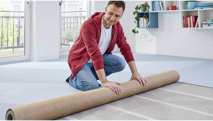 Actual product image tesa Verlegeband extra stark klebend im 6er Pack - Doppelseitiges Klebeband zum Verlegen von Teppich (50 mm)