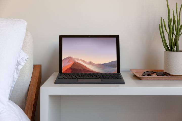 Produktbild Microsoft Surface Pro 7 (12.30", 256 GB, Mattschwarz)