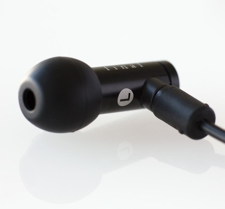 Actual product image FINAL E4000 (Cable)