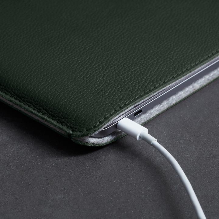Immagine prodotto Woolnut Custodia in pelle -suojatasku 13" MacBook Pro & Air, vihreä (13")