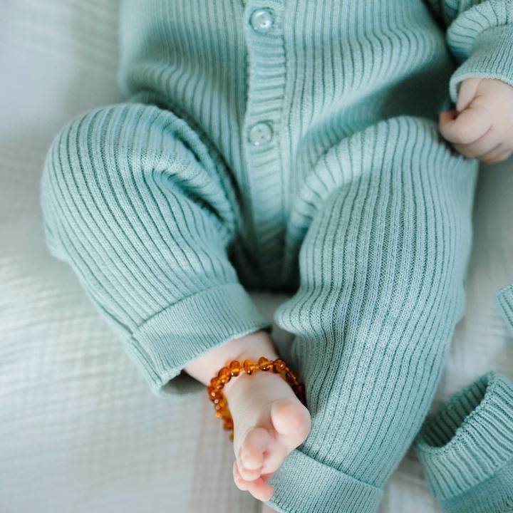 Produktbild Zero.99 Neugeborenen-Set 5-tlg. – Decke, Schlafanzug mit Knöpfen, Kratzhandschuhe, Babyschuhe, Mütze (50, 56, 62, 68)