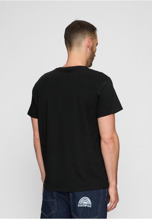 Actual product image Merchcode Gremlins Split Poster Tee - 17550 (M)