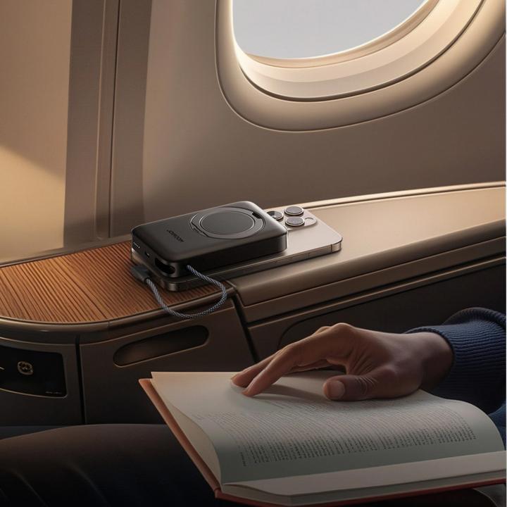 Produktbild Joyroom 22.5W MagSafe Wireless Power Bank 10000mAh with ring stand - Black (10000 mAh, 22.50 W, 38.50 Wh)