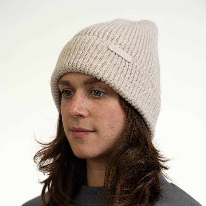 Actual product image Expatrié Luna knitted hat (One size)