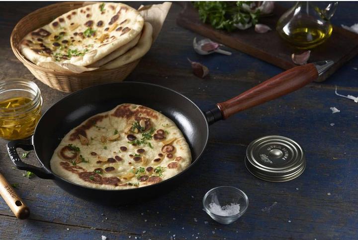 Actual product image Staub Vintage frying pan black, 24 cm (24 cm, Frying pan, Cast iron)