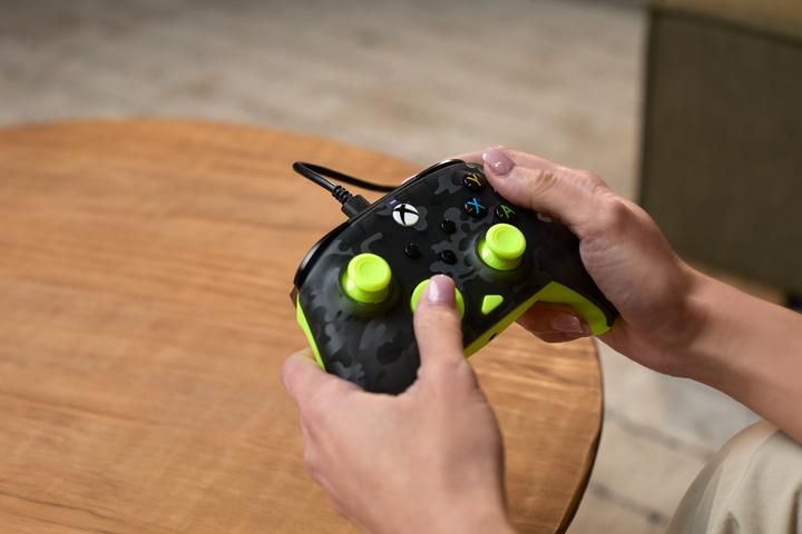 Produktbild Turtle Beach Rematch Core Wired Controller · XB · Ghost Camo Black & Yellow (Xbox One S, Windows, Xbox Series X)