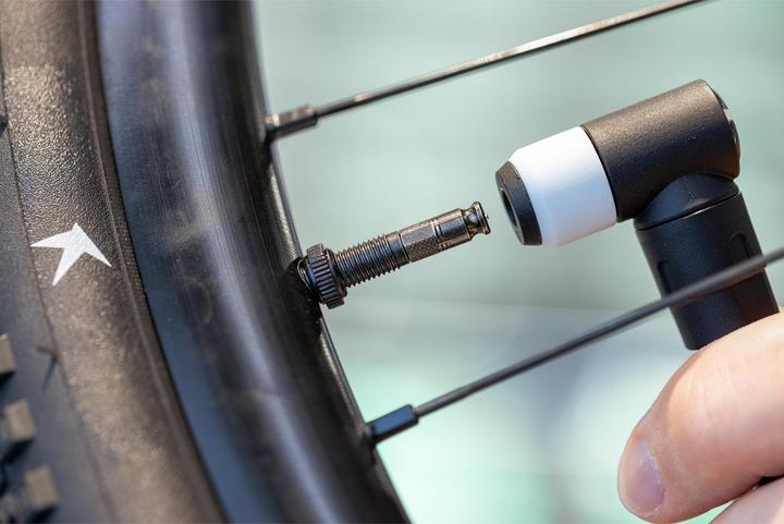 Actual product image Schwalbe Clik Valve / SV-SCV valve & pump adapter (Valve adapter set)