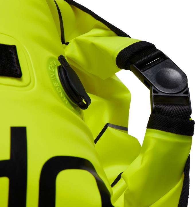 Actual product image Speedo Tow Float with Dry bag