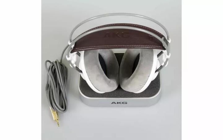 Produktbild AKG Pro K701 (Keine Geräuschunterdrückung, Kabelgebunden)