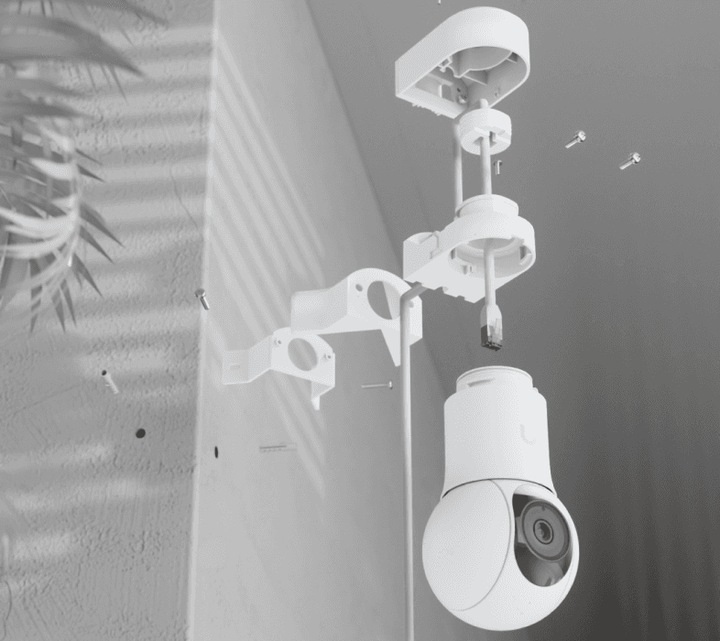 Actual product image Ubiquiti G5 PTZ corner mount (Mounting kit)