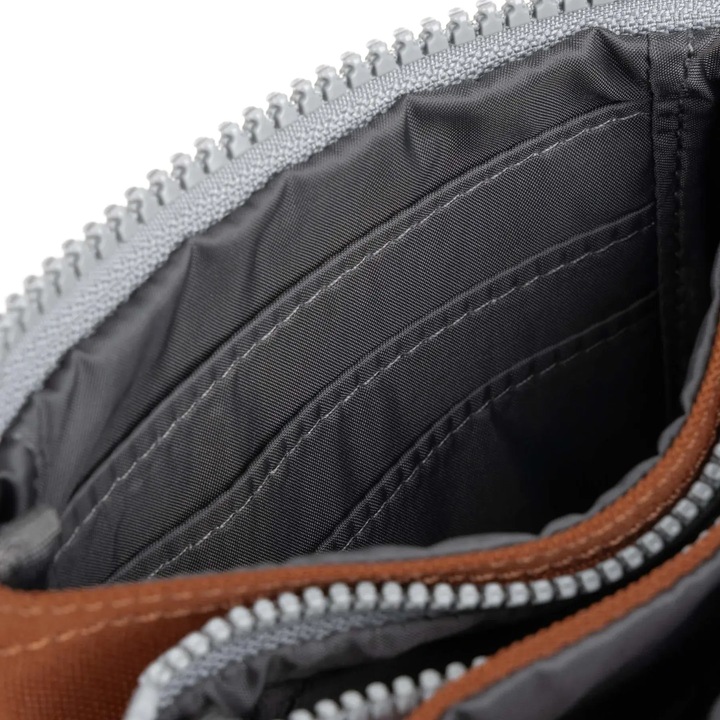 Produktbild Roka London Carnaby Bran Small Recycled Canvas