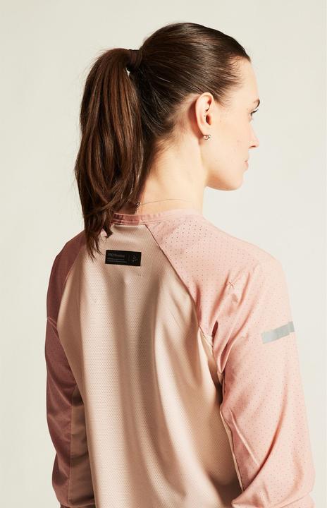 Actual product image Craft Women's Pro Hypervent L/S Wind Top 2 (S)