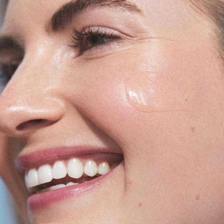 Produktbild Kora Organics Kakadu Plum Vitamin C Serum Antioxidant Rich Facial Serum